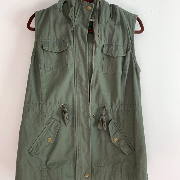 Military Green Vest - Picture 1 of 2